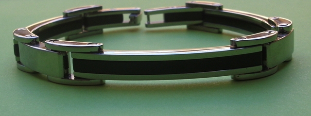 Pulsera de Acero inoxidable con lineas negras